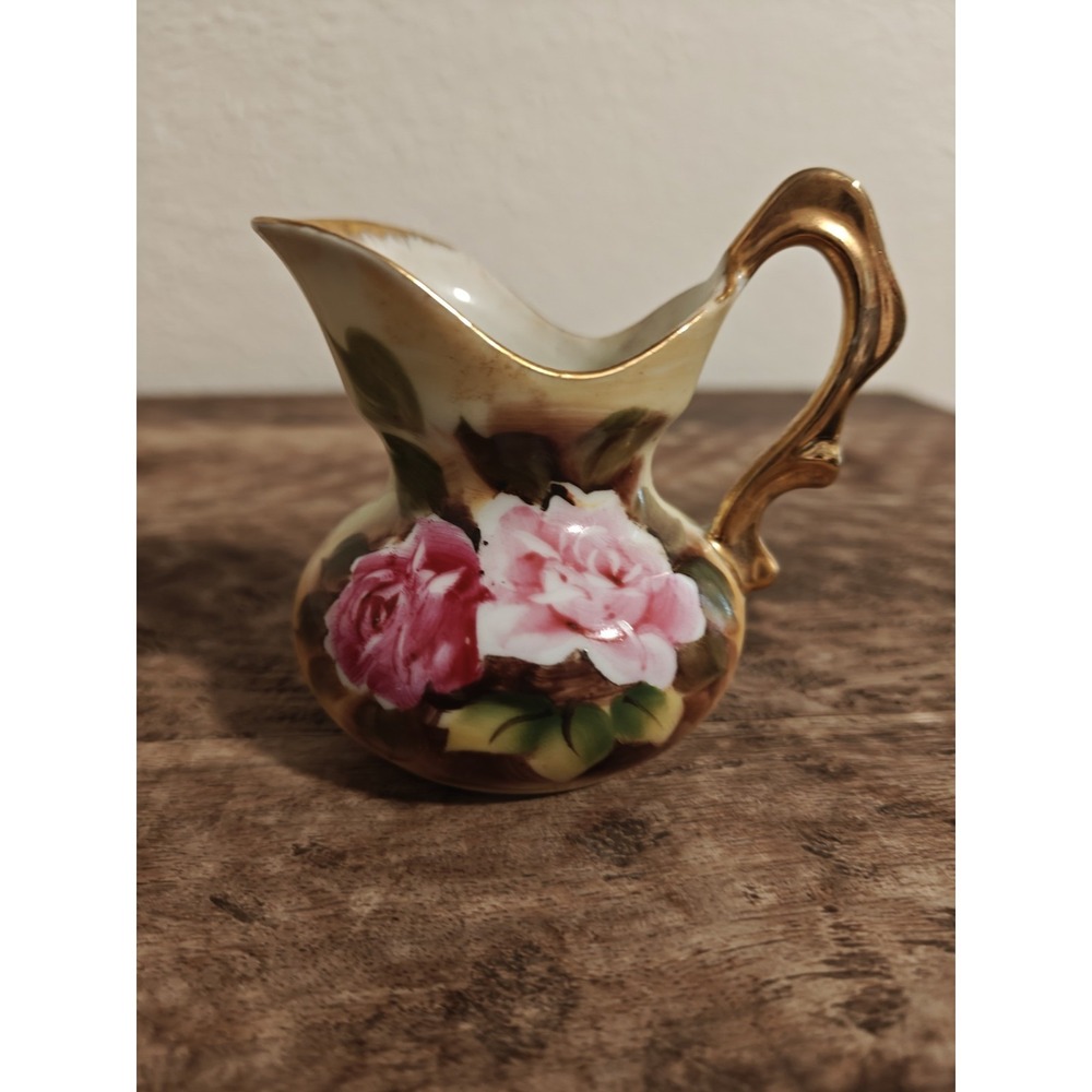 Enesco mini pitcher E2359 -‎ hand painted pink flowers with gold trim and handle